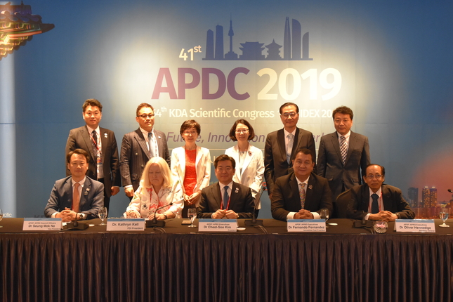 구강보건 향상 위한 '서울선언' 추진// 9일부터 APDF 회장국 “아태지역 리딩” APDC 2019 총회 기자간담회 대표 이미지