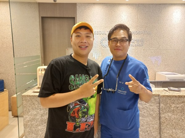 개그맨 이상준님이 서울탑치과병원을 방문하셨습니다. 대표 이미지
